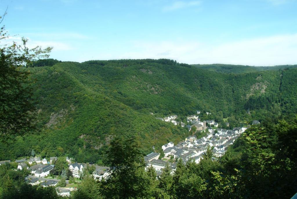 Hotel Haus Christa Bad Bertrich Buitenkant foto